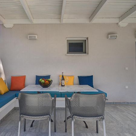 Molos Beachfront Apartments In Diakoptó Kültér fotó