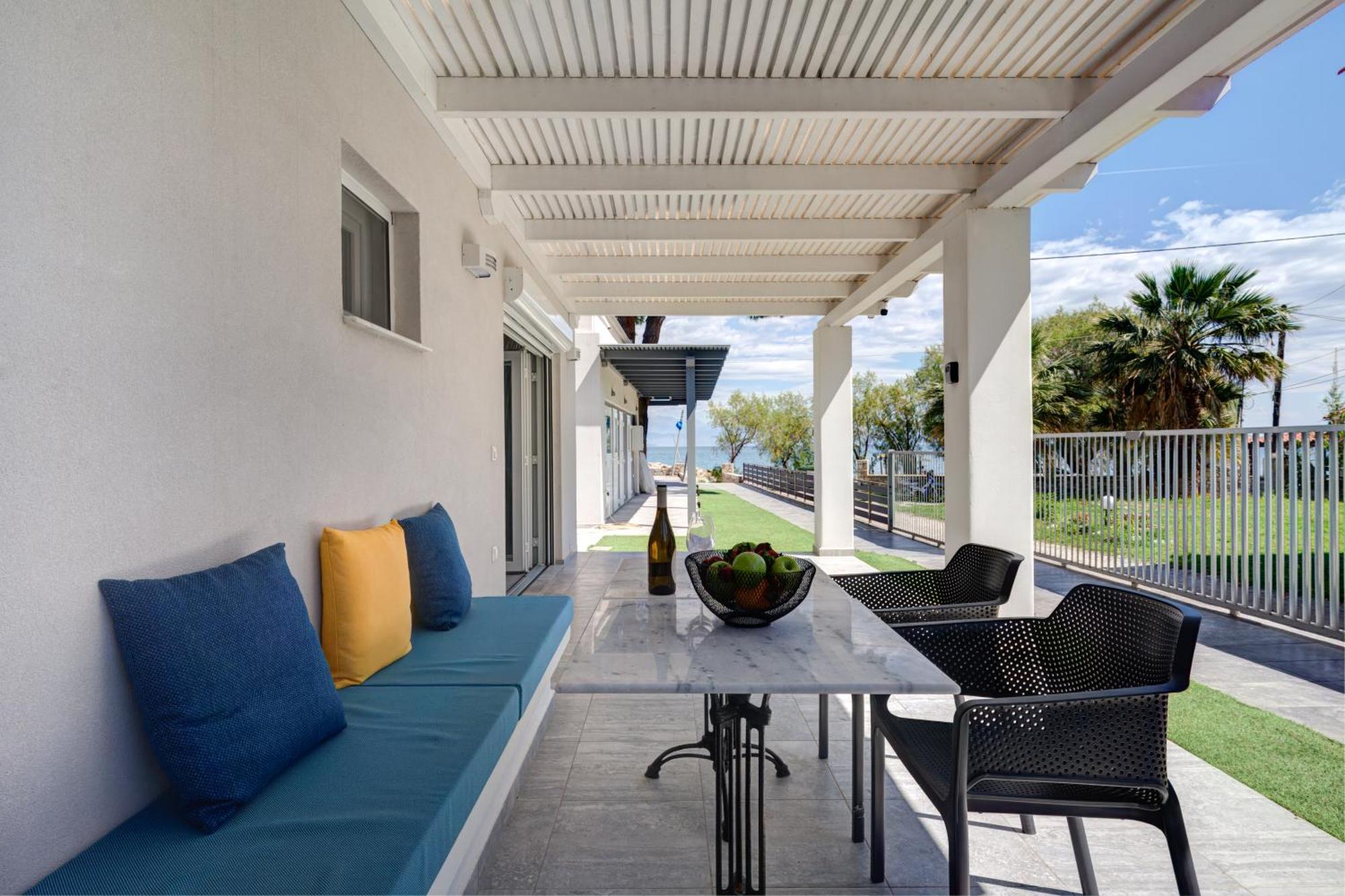 Molos Beachfront Apartments In Diakoptó Kültér fotó