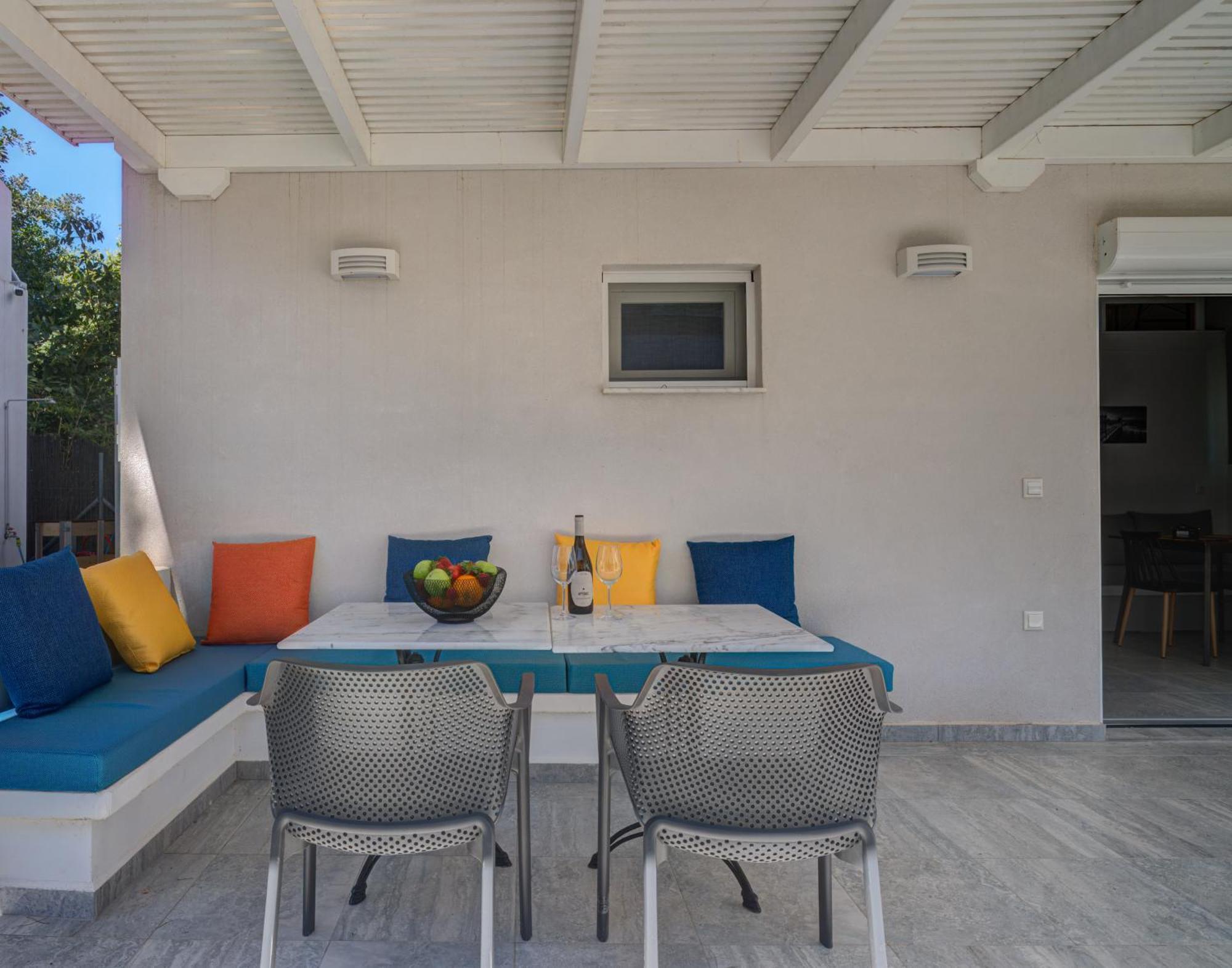 Molos Beachfront Apartments In Diakoptó Kültér fotó
