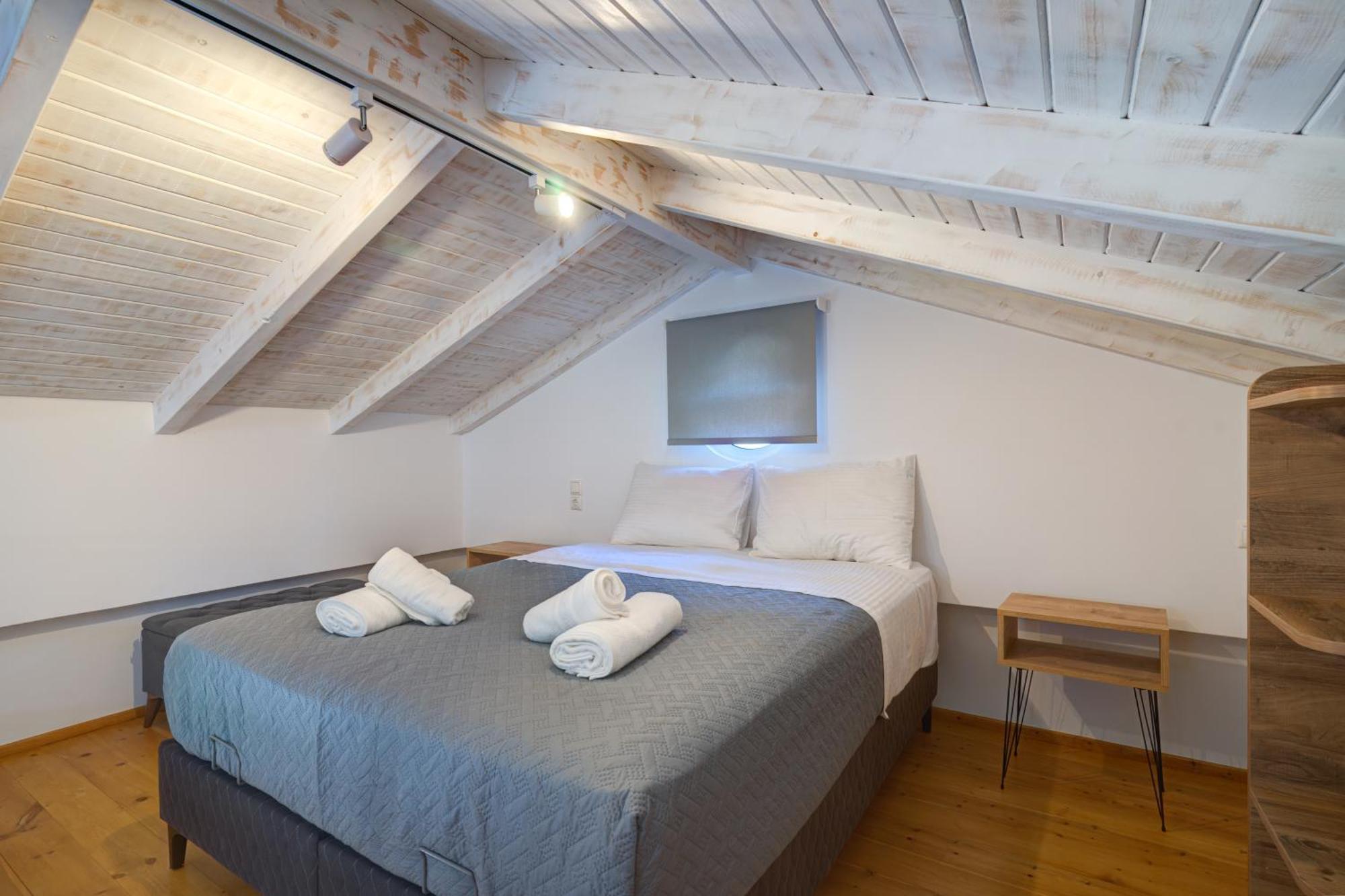 Molos Beachfront Apartments In Diakoptó Kültér fotó