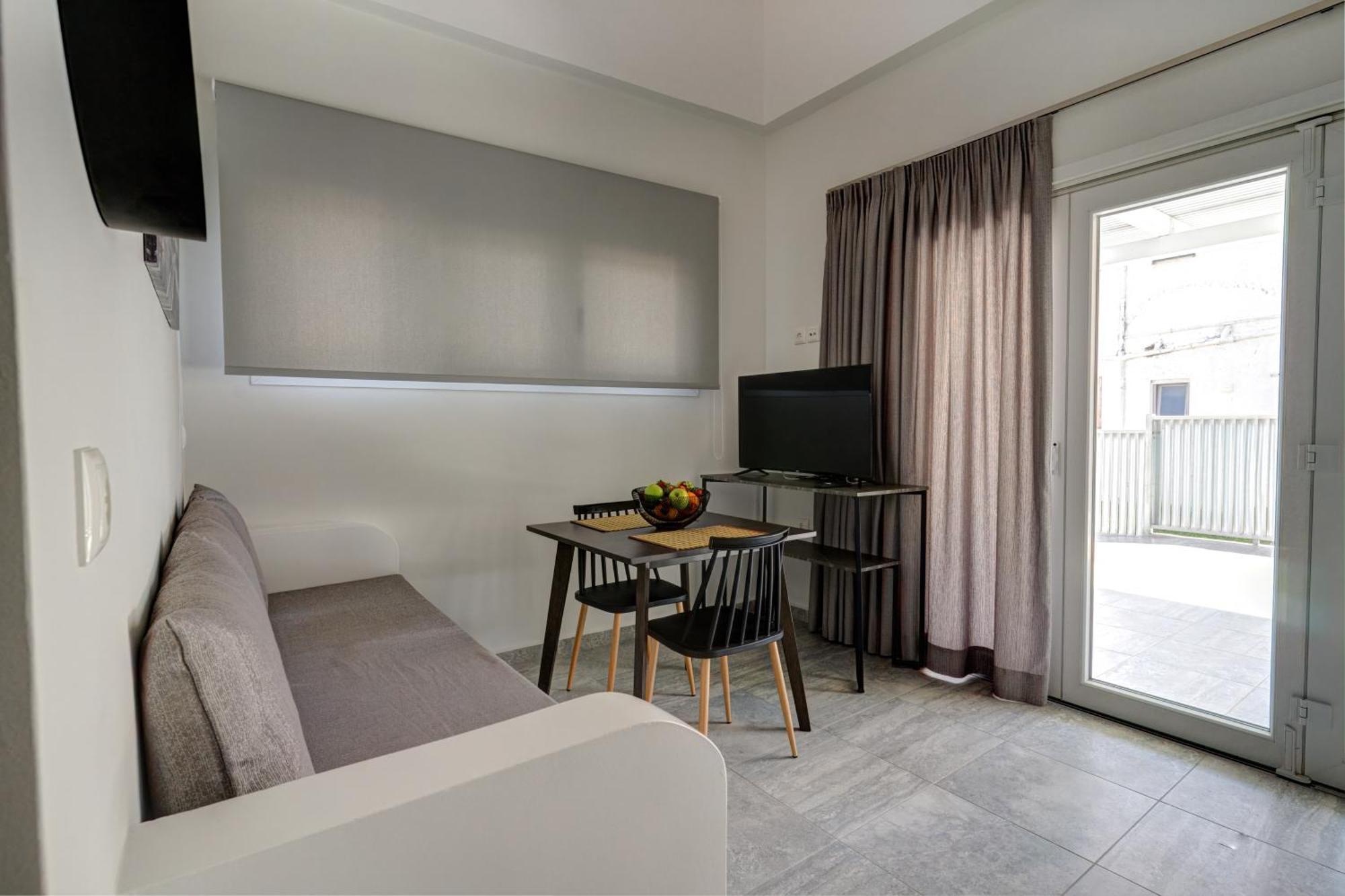 Molos Beachfront Apartments In Diakoptó Kültér fotó