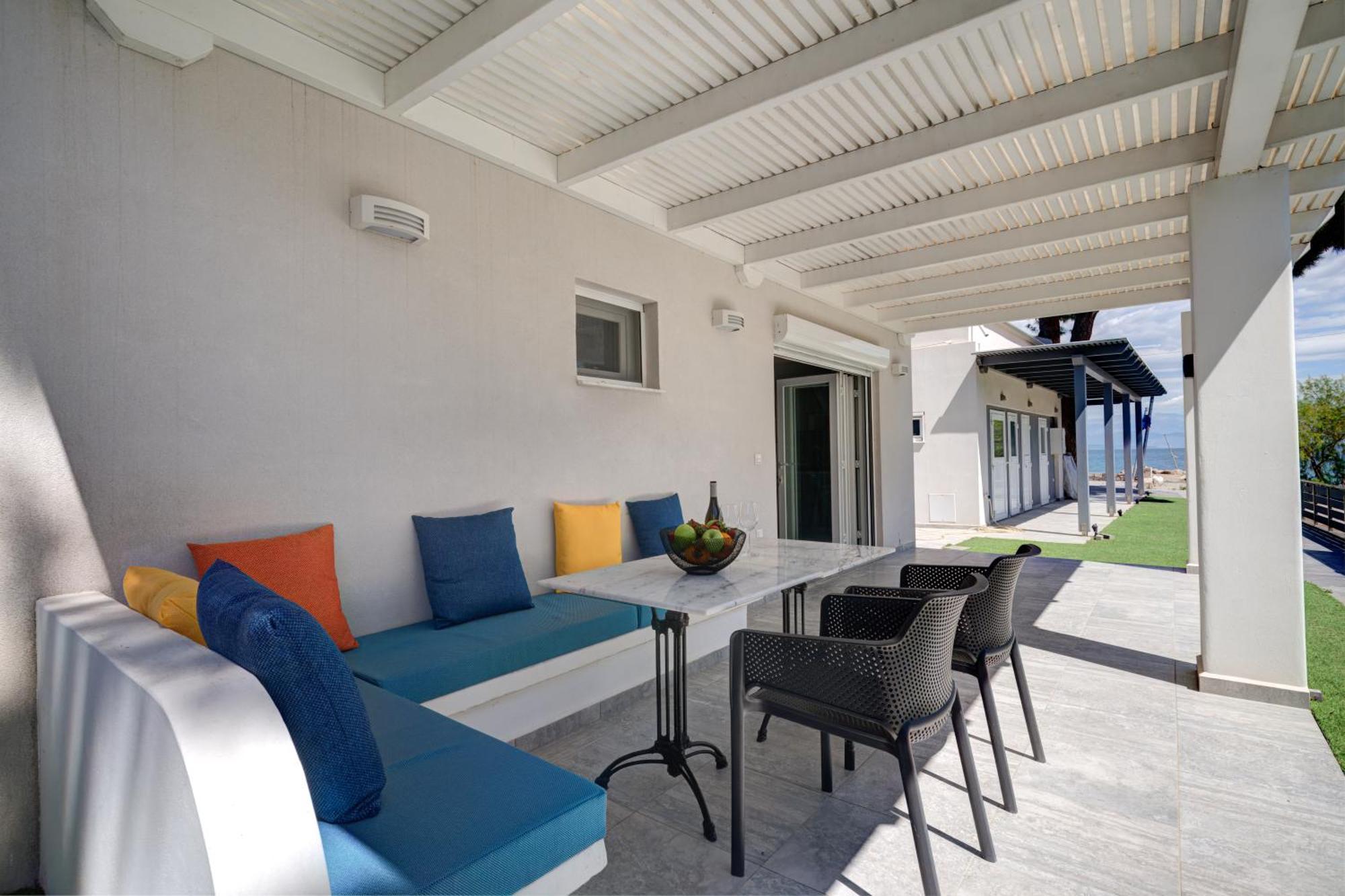 Molos Beachfront Apartments In Diakoptó Kültér fotó
