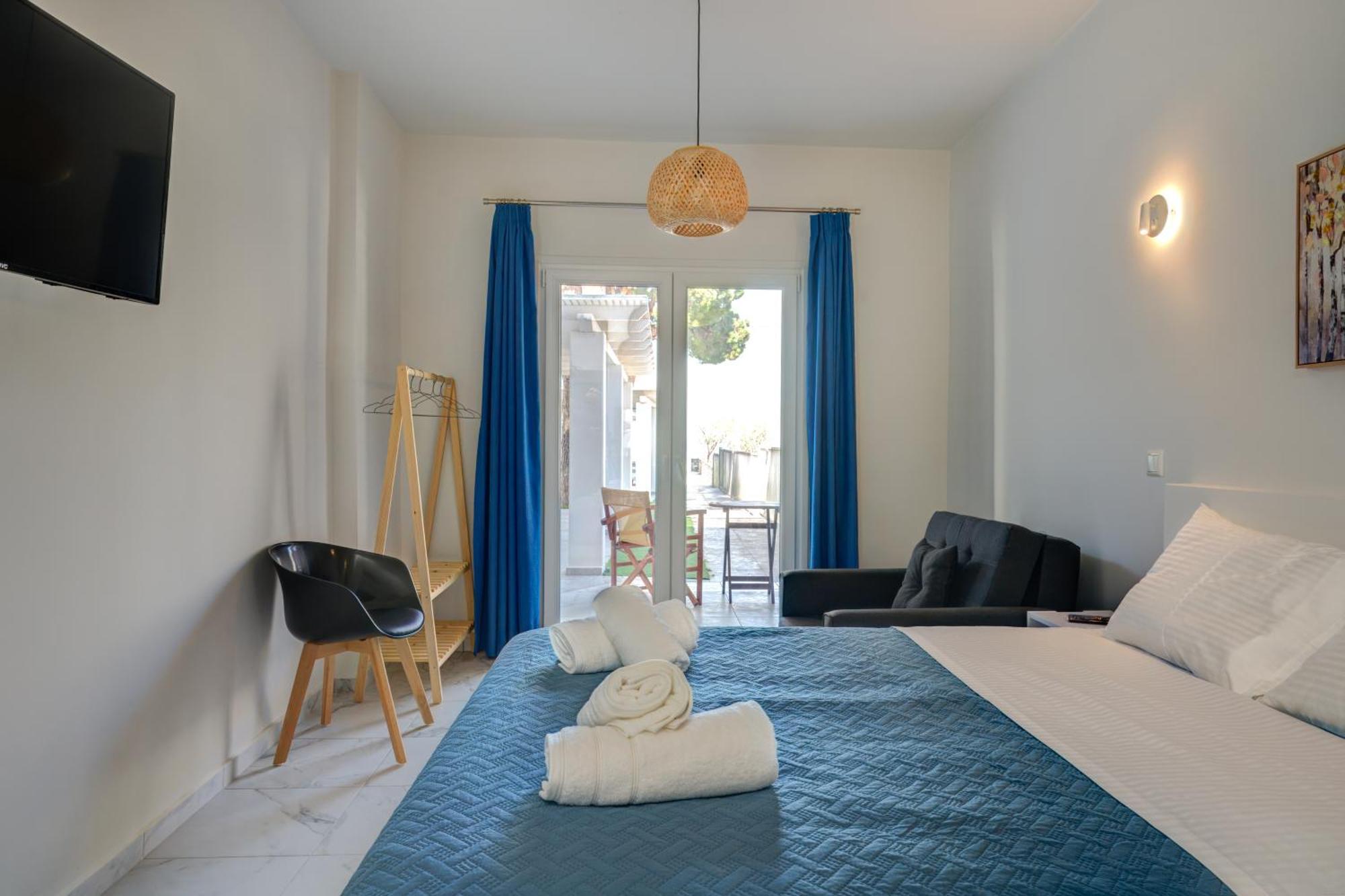 Molos Beachfront Apartments In Diakoptó Kültér fotó