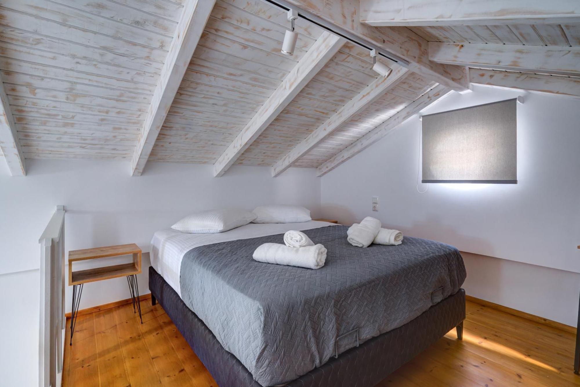 Molos Beachfront Apartments In Diakoptó Kültér fotó